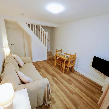 Blossom Lets - 94 Roseberry * Guisborough